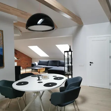 Charming In Old Town With Balcony Apartment
