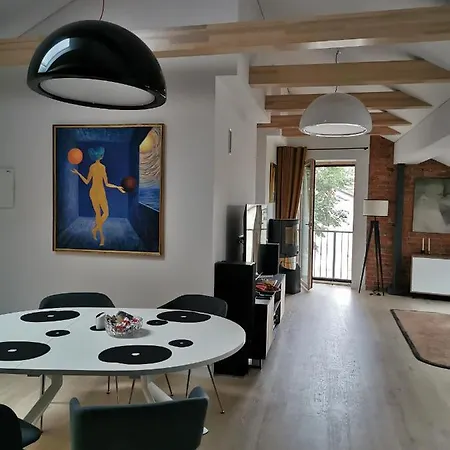 Apartment Charming In Old Town With Balcony