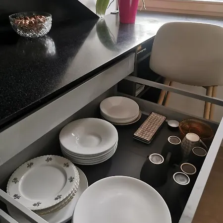 Lägenhet Charming In Old Town With Balcony *