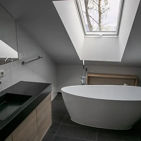 Lägenhet Charming In Old Town With Balcony *