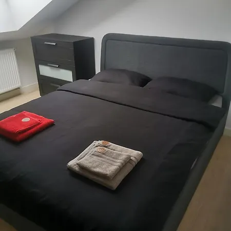 Charming In Old Town With Balcony Apartment