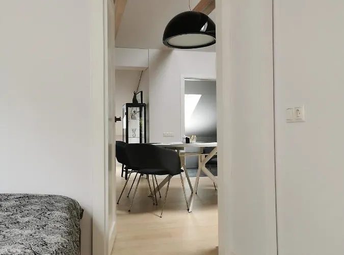 Charming In Old Town With Balcony *