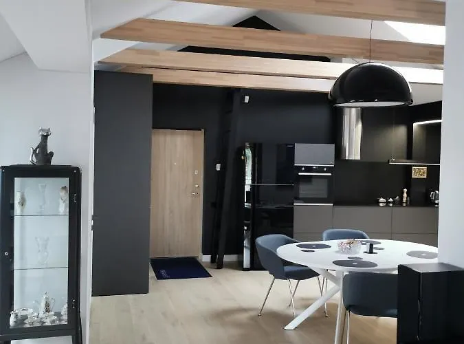 Charming In Old Town With Balcony