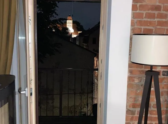 Charming In Old Town With Balcony Apartment