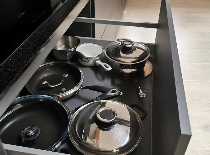 דירה Charming In Old Town With Balcony *