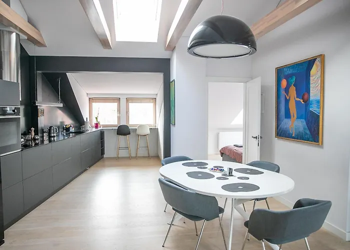 Charming In Old Town With Balcony Apartment *