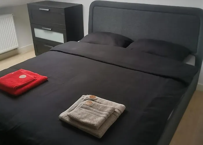 Charming In Old Town With Balcony דירה